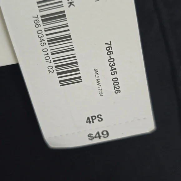 Liz Claiborne Sara Slim Leg Mid Rise Stretch Black Jeans Size 4PS Short NWT - Picture 4 of 10